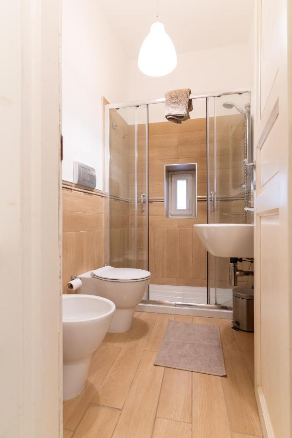 פלרמו Four Luxury Apartment מראה חיצוני תמונה